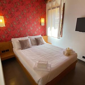 Camera standard con letto king size